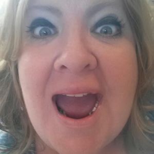 Meet your Posher, Adrianne